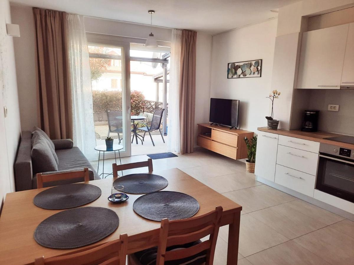 Apartman Madonnina Cres Bagian luar foto